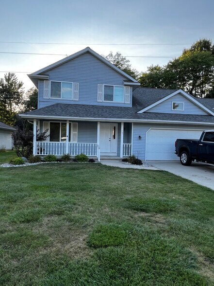 Building Photo - 705 Plainfield Ct