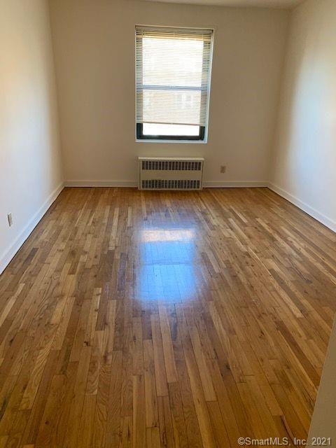 Building Photo - 112 Hoyt St