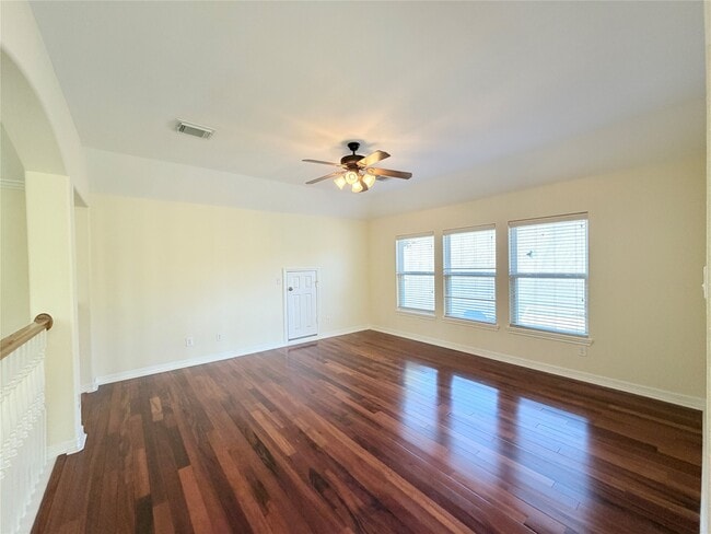 Building Photo - 28015 Silverstream Ct