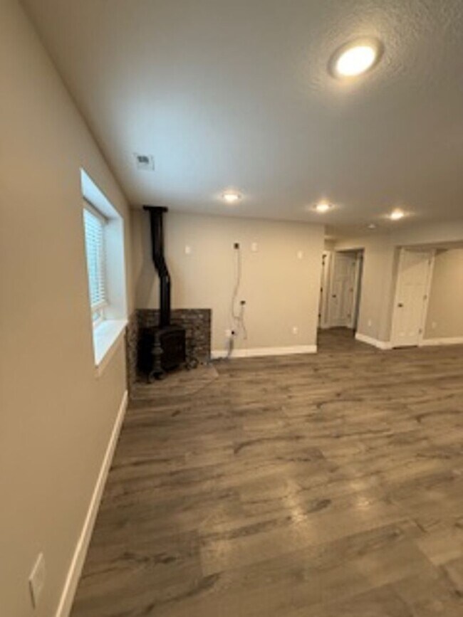 Building Photo - Marvelous