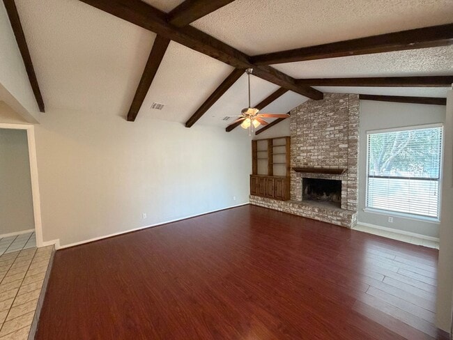 Building Photo - WELCOME HOME TO NORTHERN HILLS GOLF COMMUN...