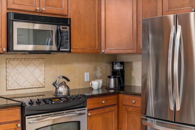 Building Photo - 1360 Centre Ct Ridge Dr