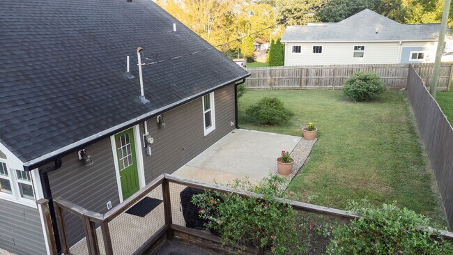 Building Photo - 520 Elgin St