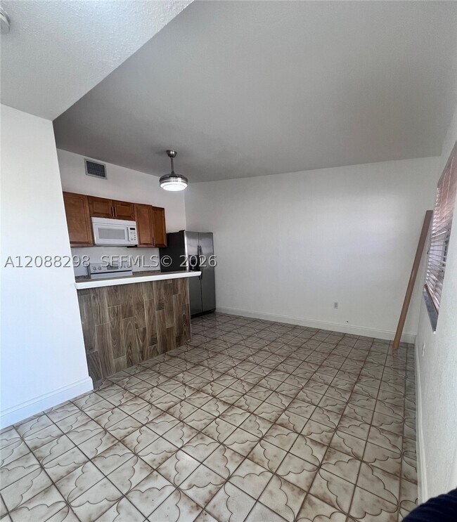 Building Photo - 1615 SW 137th Pl