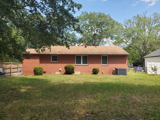 Building Photo - 406 Buie Ct