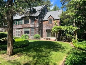 Building Photo - 130 Marsh St
