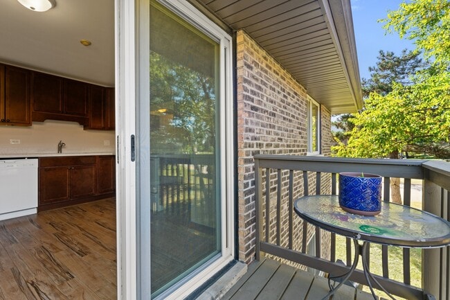Building Photo - 514 Brookside Dr