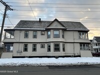 Building Photo - 96 Robinson St