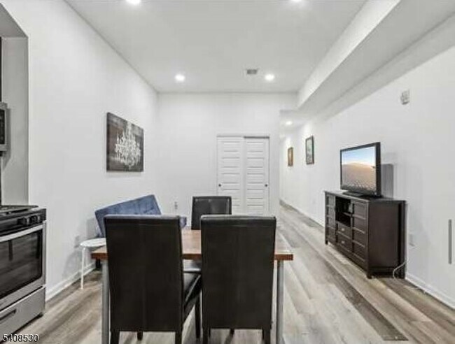 Building Photo - 430 Ocean Ave