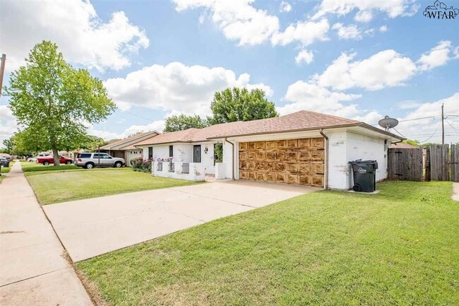 Building Photo - 4319 Crestview