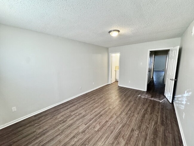 Building Photo - 4079 Forest View Dr