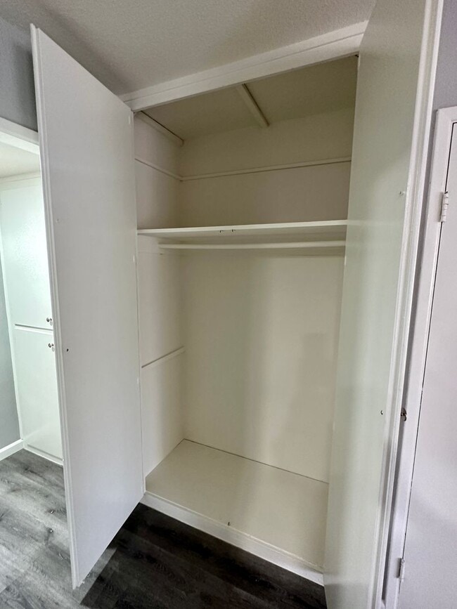Building Photo - Beautiful 3 Bedroom 2 Bath Condo in Point Loma w/Three Private Patios
