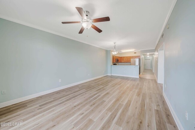 Building Photo - 2400 Grandiflora Blvd