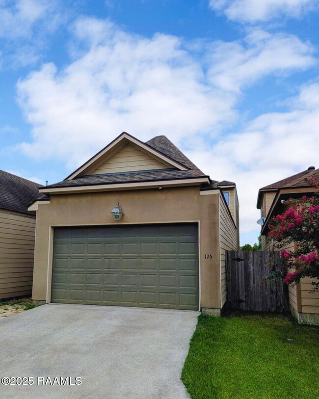 Building Photo - 125 Villa Park Ln