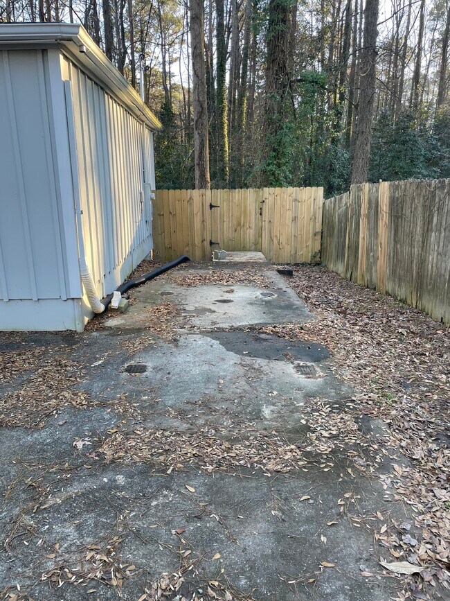 Building Photo - 755 Cascade Dr