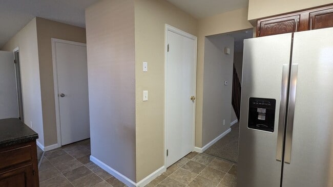 Building Photo - SPACIOUS TWO STORY 3 BED/2.5 BATH WITH FEN...