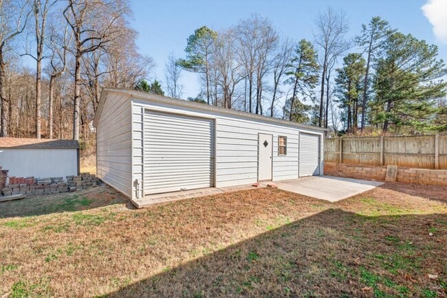 Building Photo - 5143 Ponderosa Farm Rd