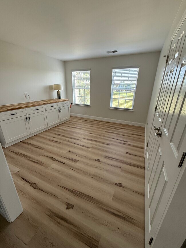 Building Photo - 40883 Meadow Vista Pl