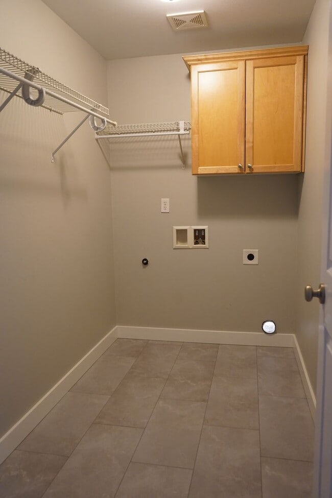 Building Photo - 10513 NE 63rd St