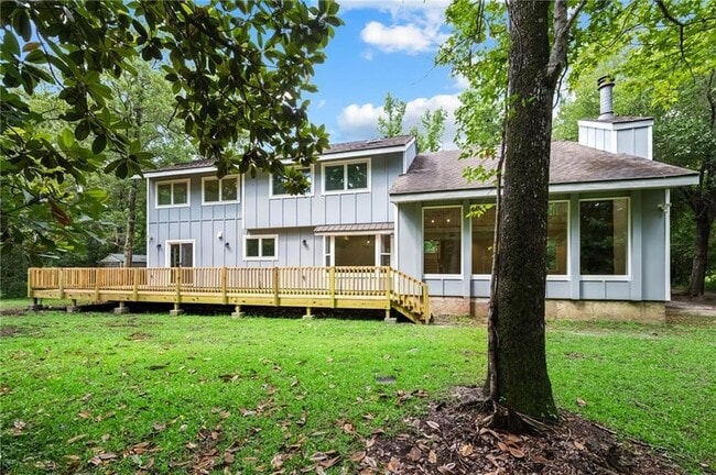 Building Photo - 204 Woodlawn Ct