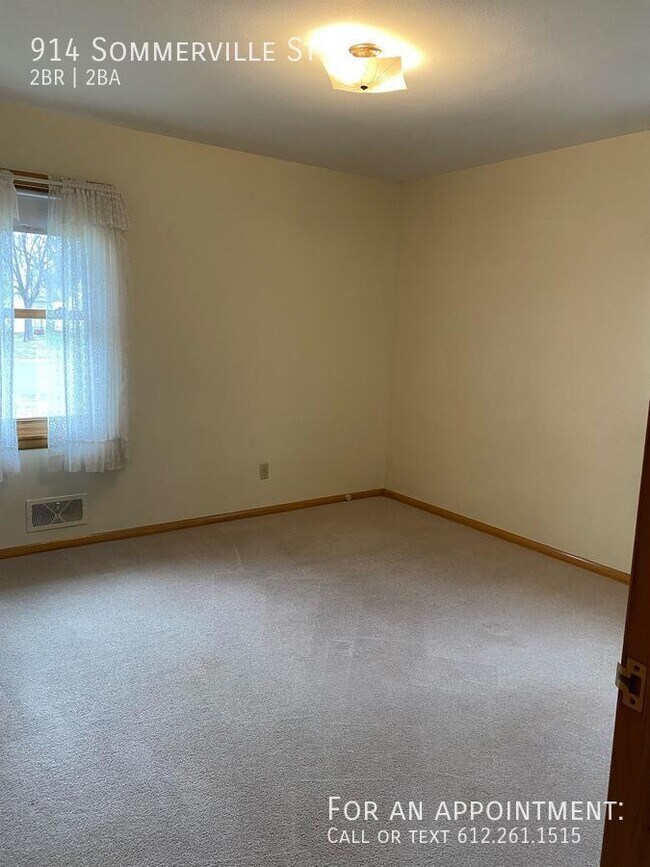 Building Photo - 914 Sommerville St S