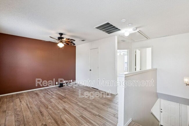 Building Photo - 1400 Caleo Dr