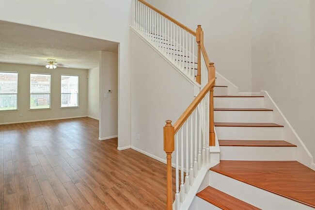 Building Photo - 1030 Riverwood Dr