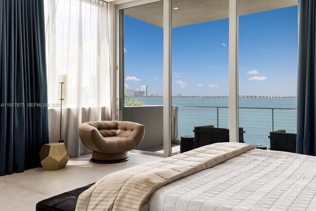 Building Photo - 1379 N Venetian Way