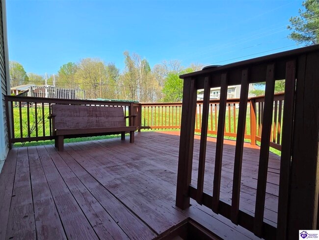 Building Photo - 888 N Woodland Dr