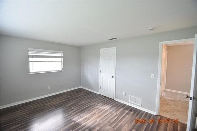 Building Photo - 3273 Harbor Lake Dr