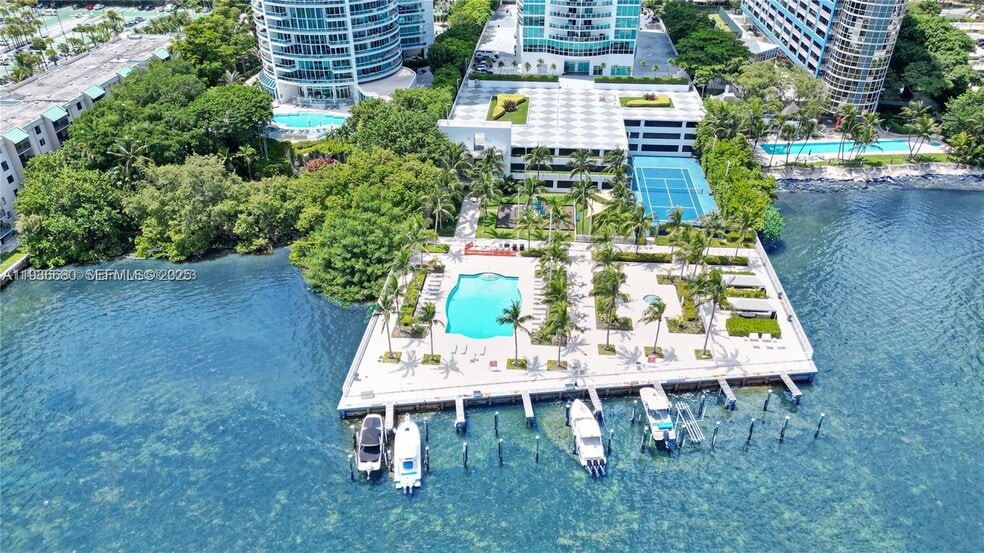 Building Photo - 2101 Brickell Ave