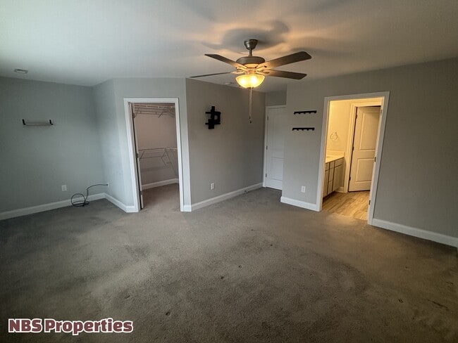 Building Photo - 4867 Ancient Glacier Ln