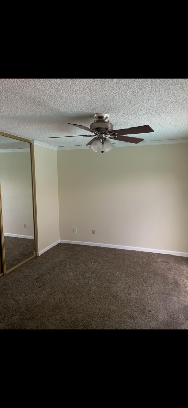 Building Photo - 1434 Drake Ct