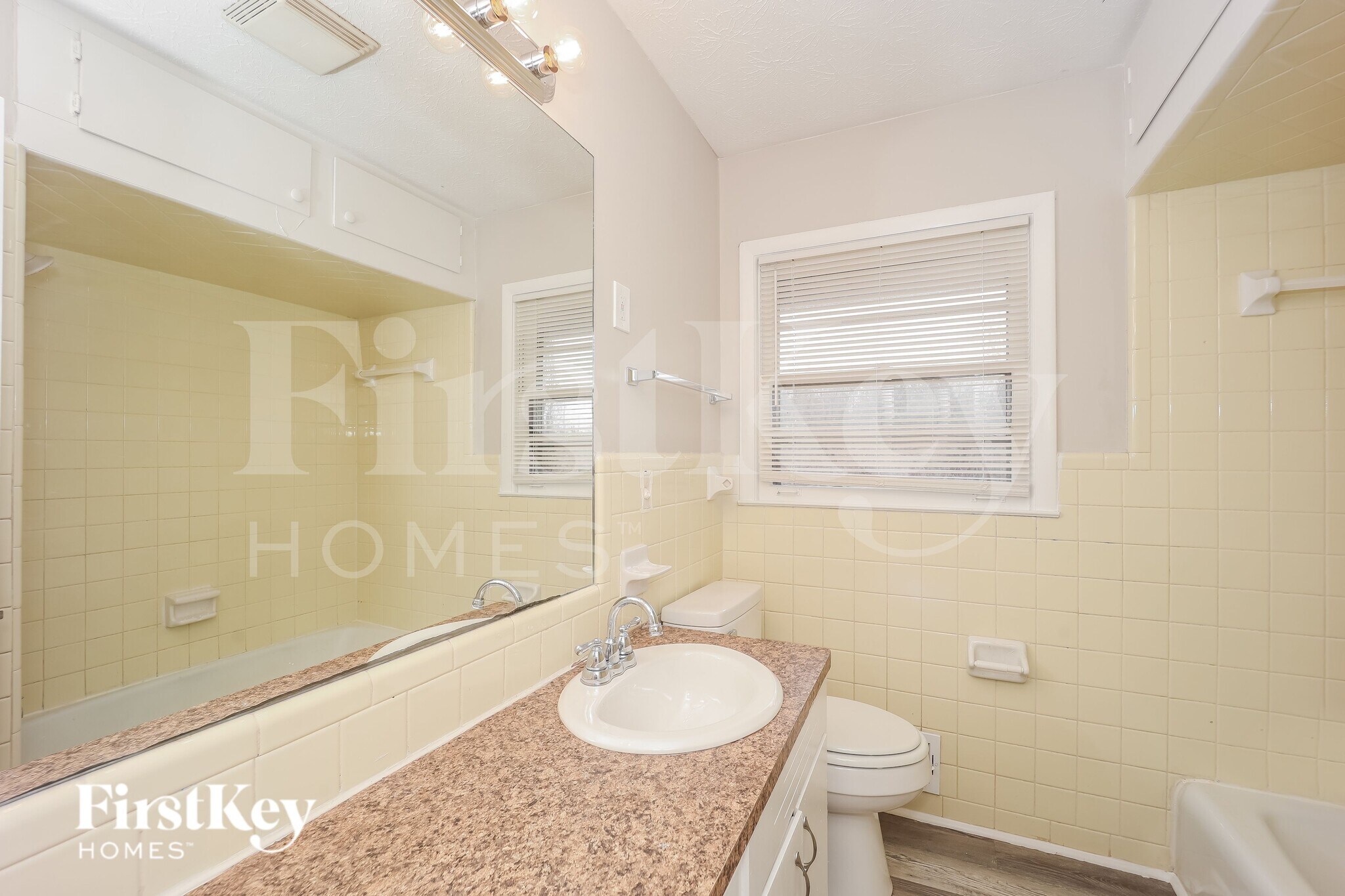 Building Photo - 347 Judy Dr