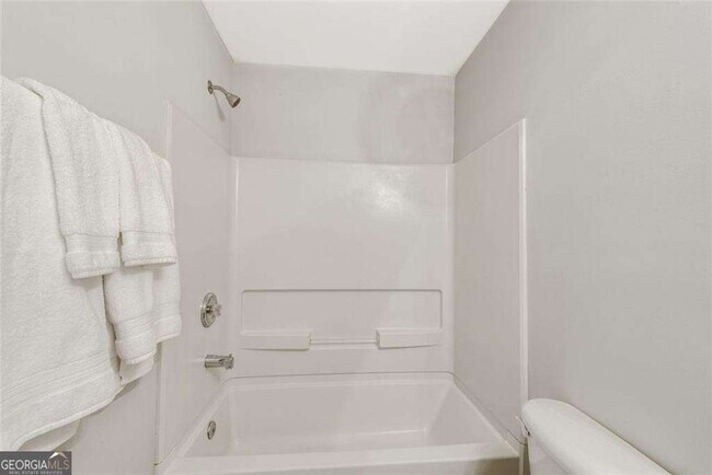 Building Photo - 268 Balaban Cir