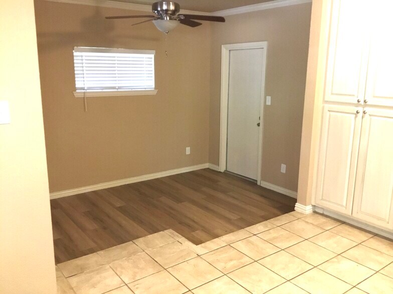 Building Photo - 3355 Bilglade Rd