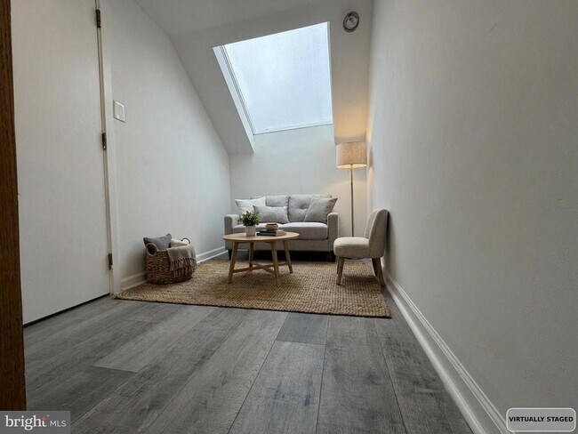 Building Photo - 45 E High St