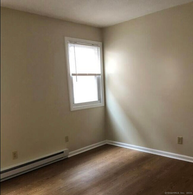 Building Photo - 179 Elm St