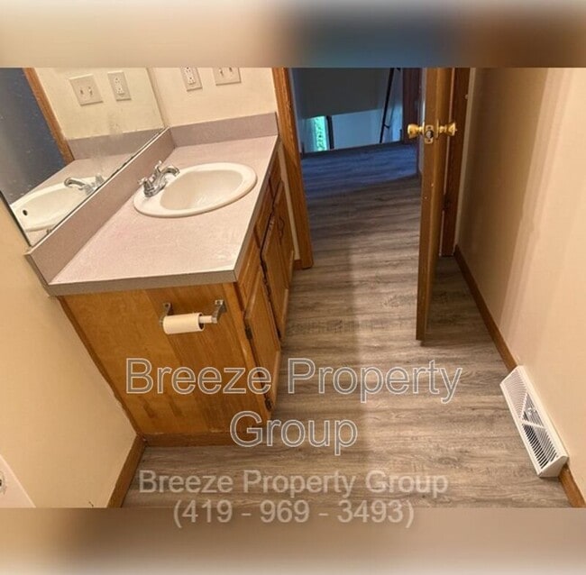 Building Photo - 2808 Benford Ln