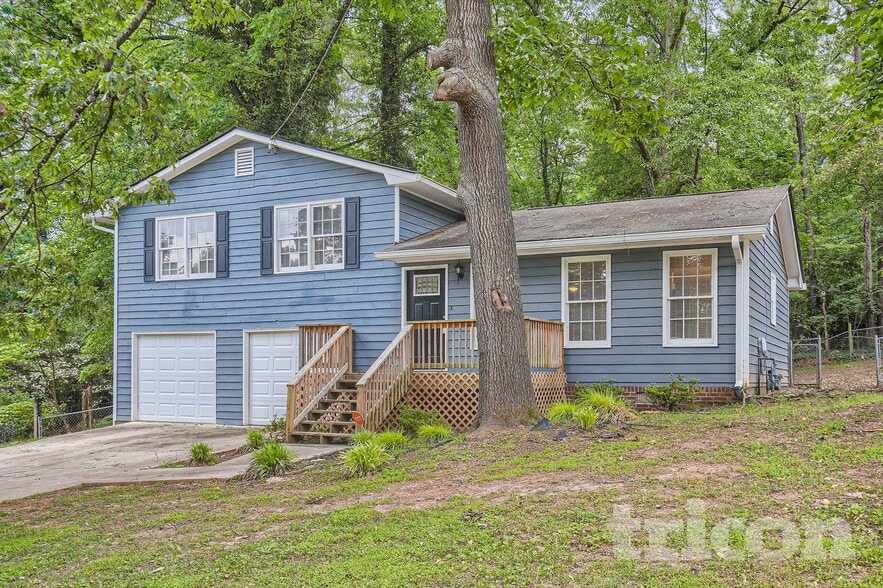 Building Photo - 847 Raintree Way SE