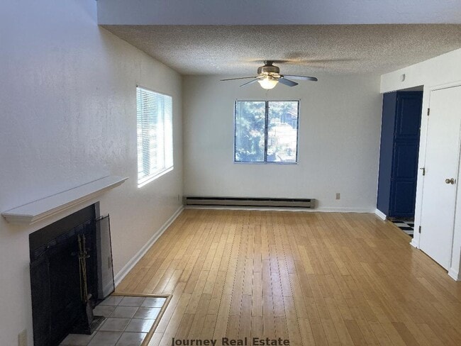 Building Photo - 333 Leroux G - APPLY NOW