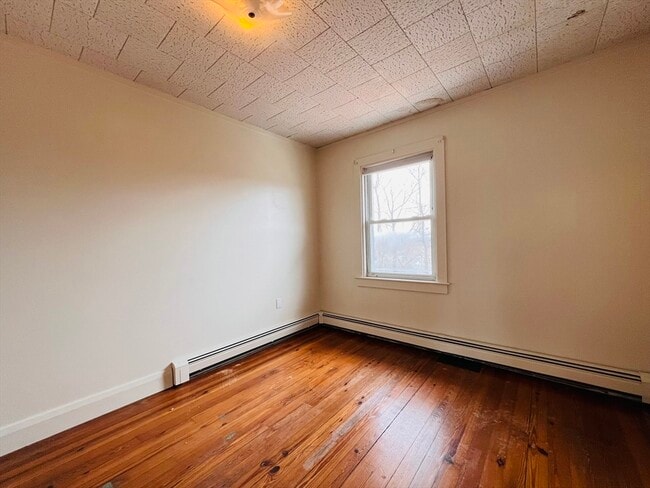 Building Photo - 31 Seaview St