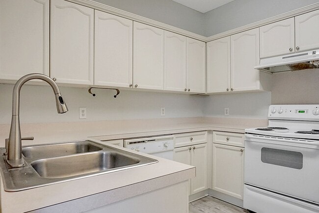 Building Photo - Beautiful Home in Goose Creek 3 Bedroom/2 ...