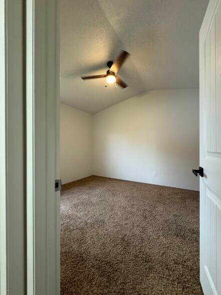 Building Photo - 6515 W Butte St