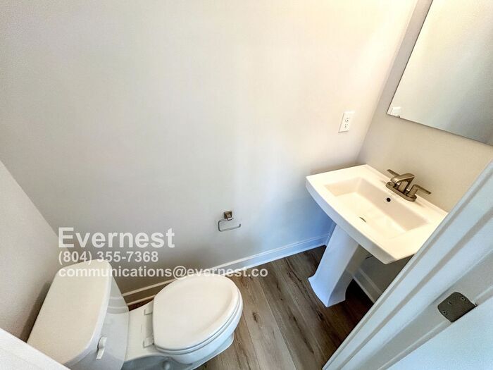 Building Photo - 12112 Calgary Lp