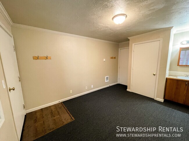 Building Photo - 1827 Harris St