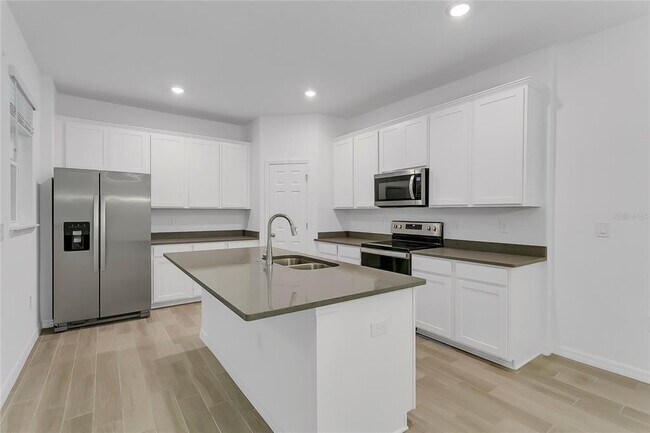 Building Photo - 15067 Willow Arbor Cir