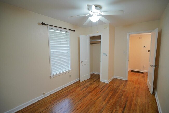 Building Photo - 212 W Osceola St