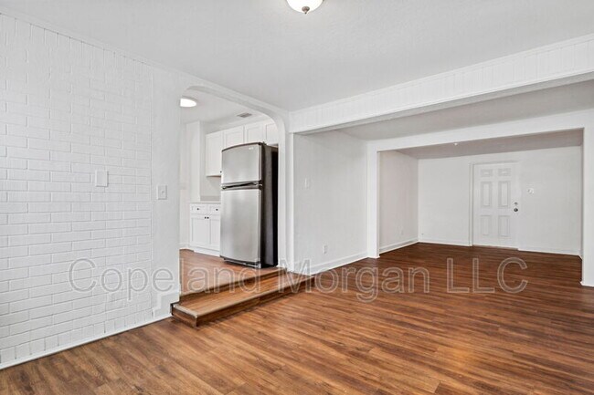 Building Photo - 4636 Fairfield Ave S