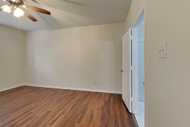 Building Photo - 1418 Summer Rain Dr